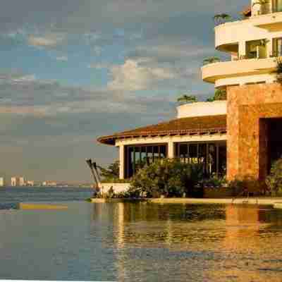 Garza Blanca Preserve Resort & Spa Hotel Exterior