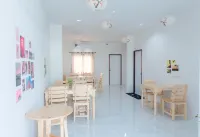 Phanomrung Hostel & Linn Chan Cafe Các khách sạn ở Prakhon Chai