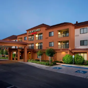 Courtyard Brownsville