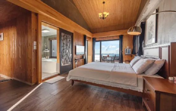 Namhae Whale's Dream