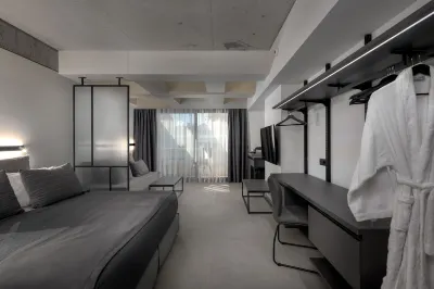 Essence Suites