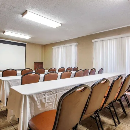 Comfort Inn & Suites Moreno Valley Near March Air Reserve Base