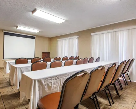 Comfort Inn & Suites Moreno Valley Near March Air Reserve Base