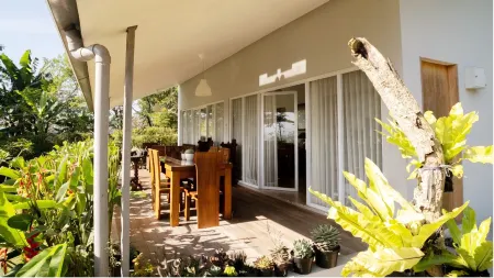 Roemah Oma Lembang Отели рядом с достопримечательностью «Тангкубан»