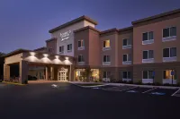 Fairfield Inn & Suites Alexandria فنادق في Belle Haven