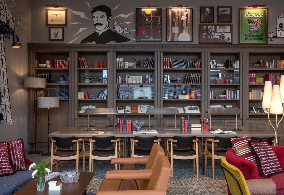 3. 캐노피 바이 힐..