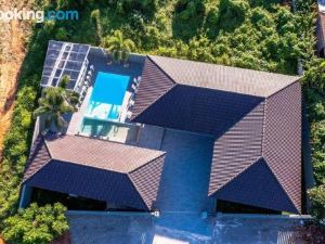 Modern Pool Villa with 5 Bedrooms (EDO)