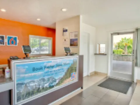 Motel 6 Salem, or - Expo Center Hotels in Salem