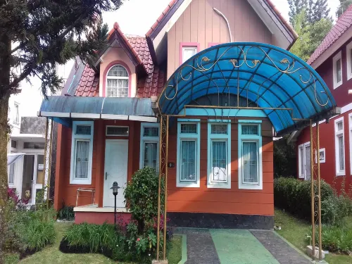 Villa Kota Bunga Melati Hotels in Cipanas
