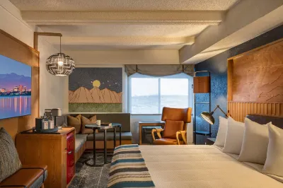 The Wildbirch Hotel in Jdv by Hyatt William Henry Seward Statue 주변 호텔