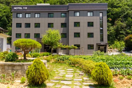 Gapyeong Hotel (Hotel) Отели в г. Капхён