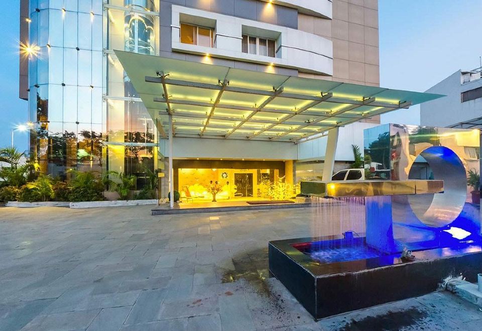 Hotel Rangoli Pearl - Housity