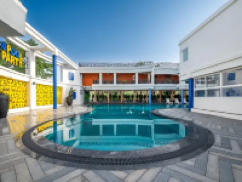 Roadies Rostel - Best Adventure Resort in Ahmedabad. Hotels in Kheda
