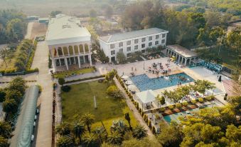 Uva Meridian Bay Resort & Spa