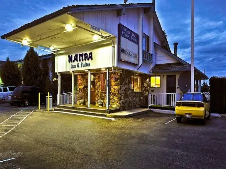 Nampa Inn & Suites