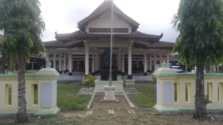 GANESHA HOTEL SYARIAH Отели в г. Purworejo Regency