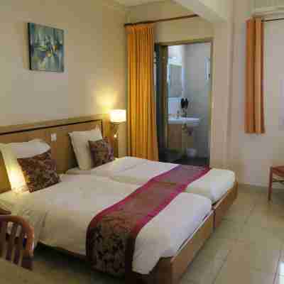 Central Hotel Rooms