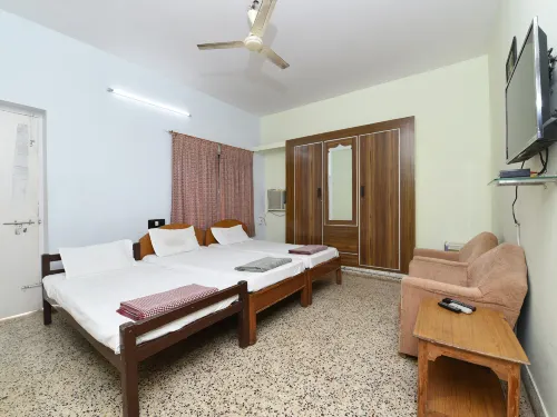 Rajahamsa Guest House