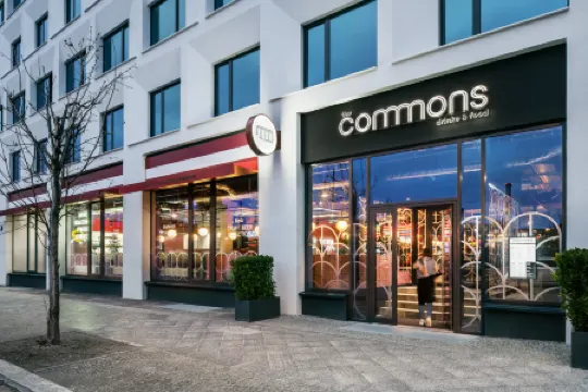 The Social Hub Berlin Alexanderplatz Отели рядом с достопримечательностью «Берлинский кафедральный собор»