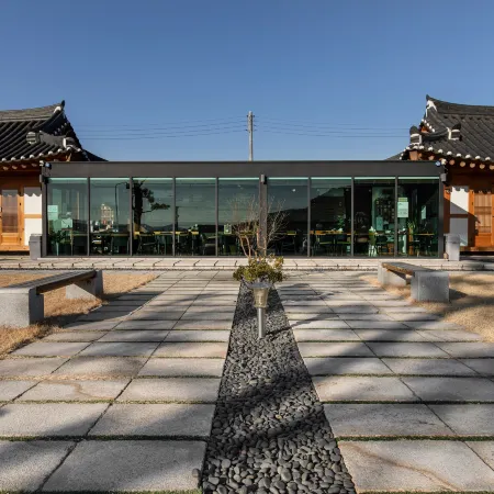 Gyeongju Wonhwaru Отели рядом с достопримечательностью «Храм Попчанса»