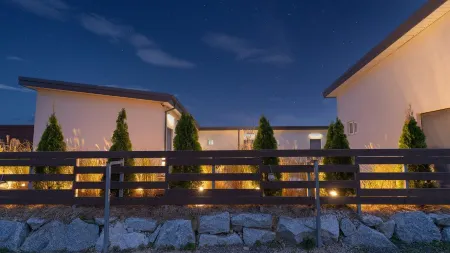 Yangyang Stay Wabom Отели рядом с достопримечательностью «Uisangdae Pavilion»