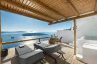 Aqua Luxury Suites by Estia