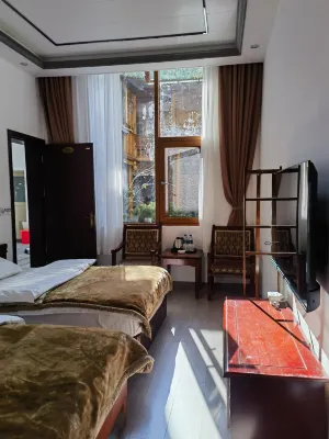 Jinyu Yashe Homestay (Weicheng East Road)