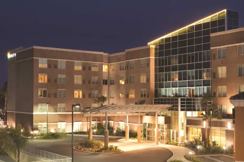 Hyatt Place at Anaheim Resort / Convention Center - Kolam Renang