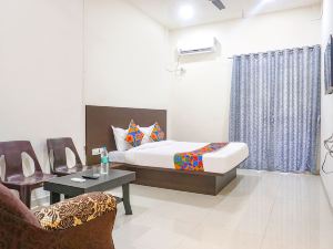 FabHotel Om Sai