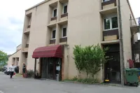 Adonis Arc Hotel Aix Hotels in Meyreuil