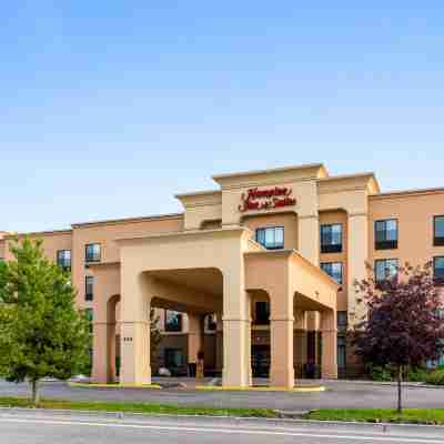 Hampton Inn & Suites Fairbanks Hotel Exterior