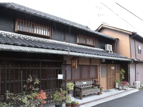 Machiya Guesthouse Miwa فنادق في تاواراموتو