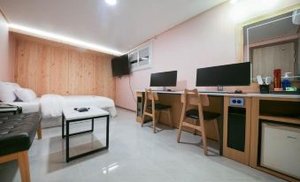 1. 노량진 N.st..