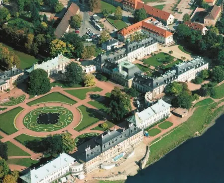 Schloss Hotel Dresden Pillnitz Отели в г. Дона