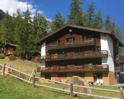 Apartments Carmena Hotels in Saas-Balen
