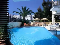 Chrielka Hotel - en bord de mer