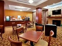 Holiday Inn Express & Suites Clarington - Bowmanville Hôtels à : Bowmanville