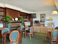Days Inn by Wyndham Bar Harbor - sarapan
