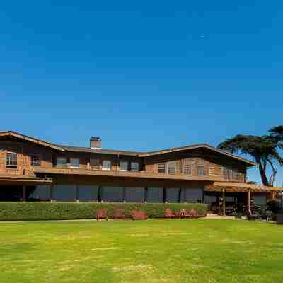 The Pierpont Inn Hotel Exterior