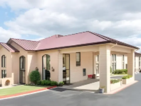 ซูเปอร์ 8 โดย ไวแฮม แบรนสัน/เอนดี วิลเลียมส์ เธียเตอร์