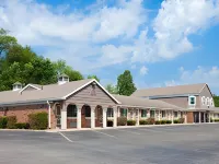 Travelodge by Wyndham Mansfield Hotels in Washington Township