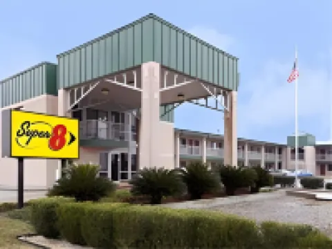 Super 8 by Wyndham Seguin Hotels in Seguin