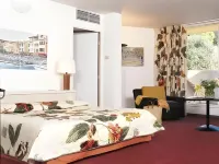 Royal Cottage Hotels in Roquefort-La-Bedoule