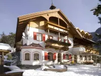 Hotel Waldheim Belvedere Hotels in Naz
