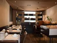 Cuneo Hotel - فطور