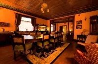 Alaska Heritage House Bed and Breakfast Hotels in Fairbanks