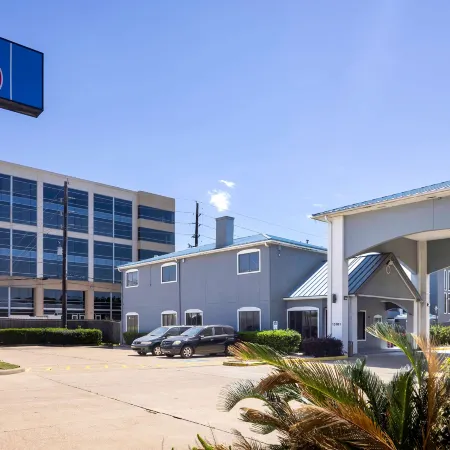 Motel 6 Houston, TX - I-10 West Отели рядом с достопримечательностью «Энерджи Коридор»