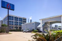 Motel 6 Houston, TX - I-10 West Hotels in Houston