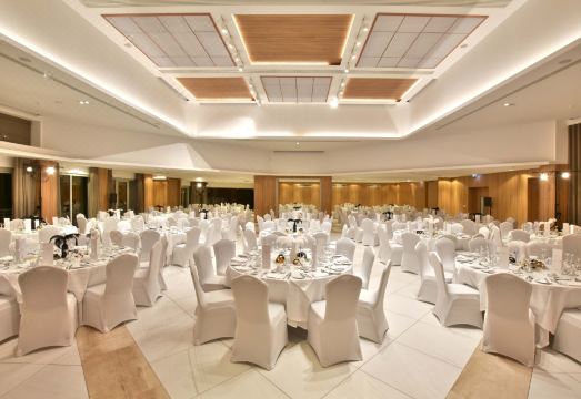 더블트리 바이 힐튼 몰타 수영장 전경