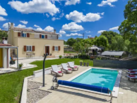Fuma Hotels in Golas